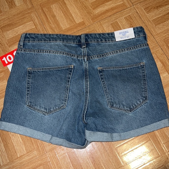 H&M jean shorts - Picture 2 of 5